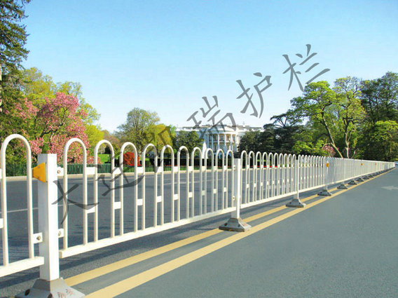 交通道路護(hù)欄，公路圍欄網(wǎng)